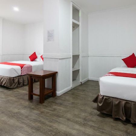 Oyo 175 Hotel Elegant Baguio City Екстер'єр фото